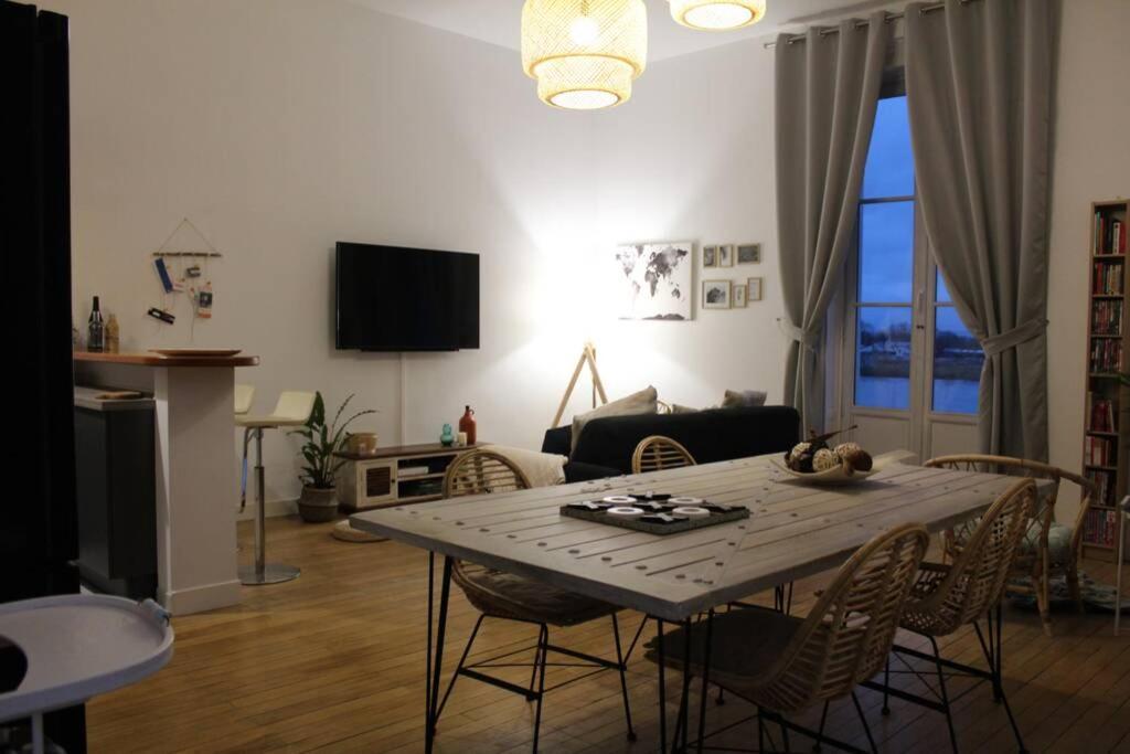 Appartement Vue Imprenable Sur La Loire !!! Saumur Bagian luar foto